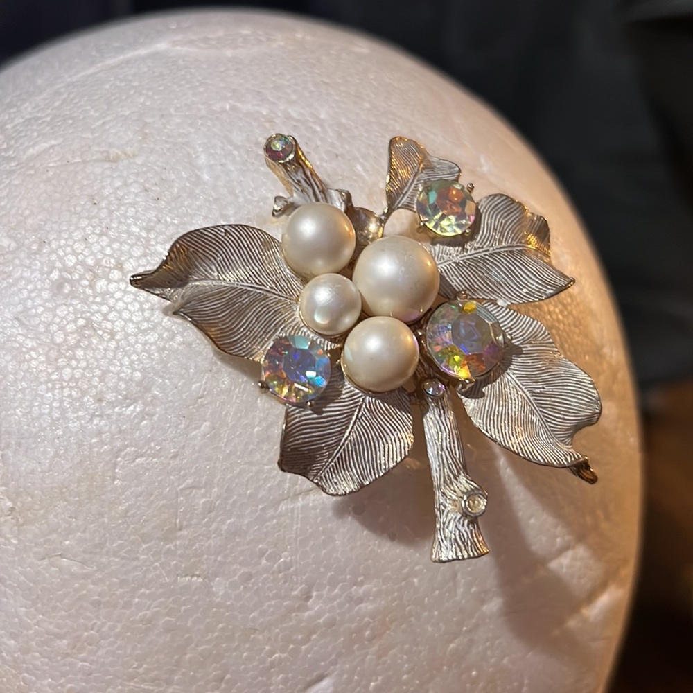Brooch - Picture 2 of 6